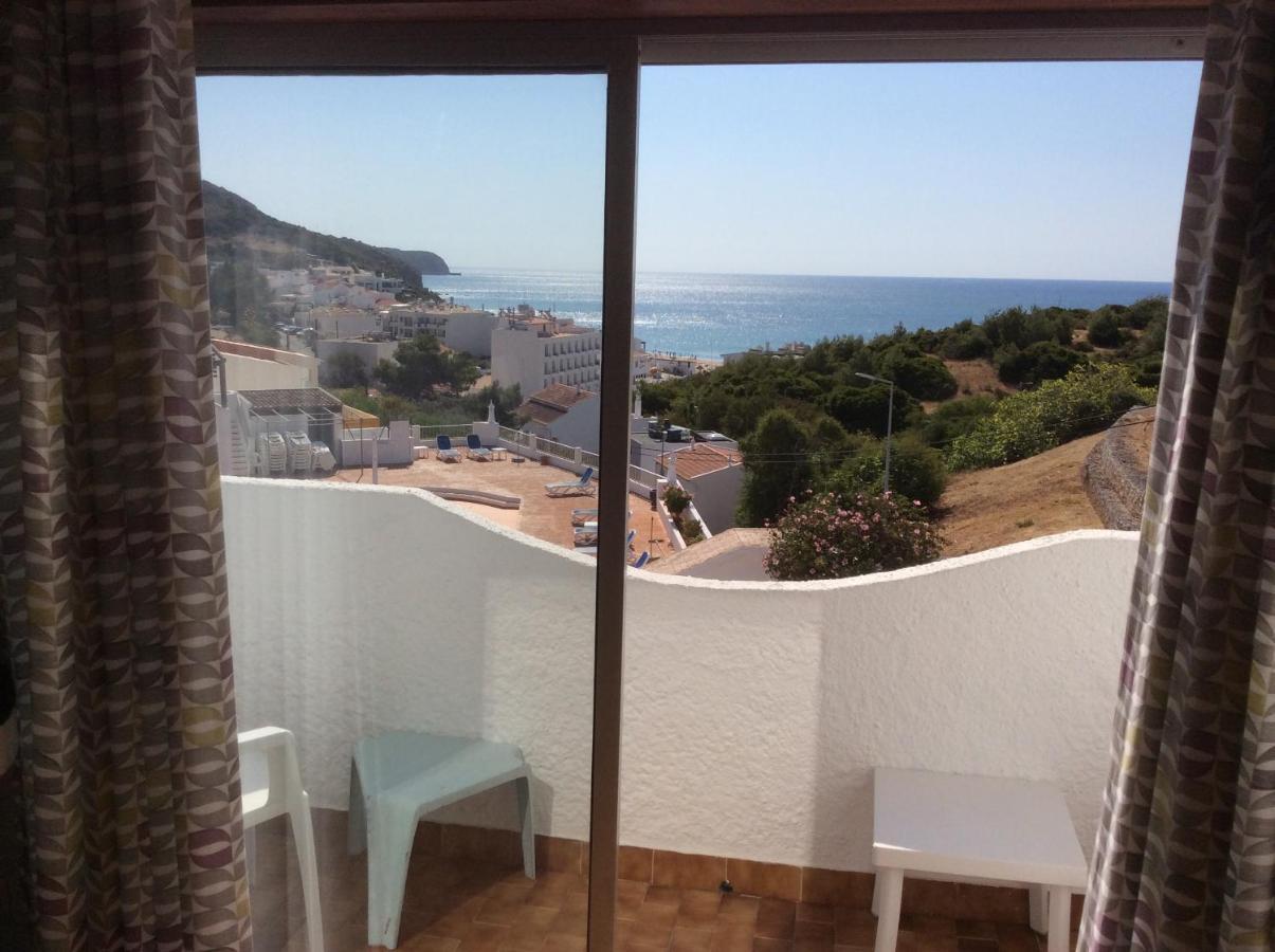 Apartamentos Salema Praia Club Buitenkant foto