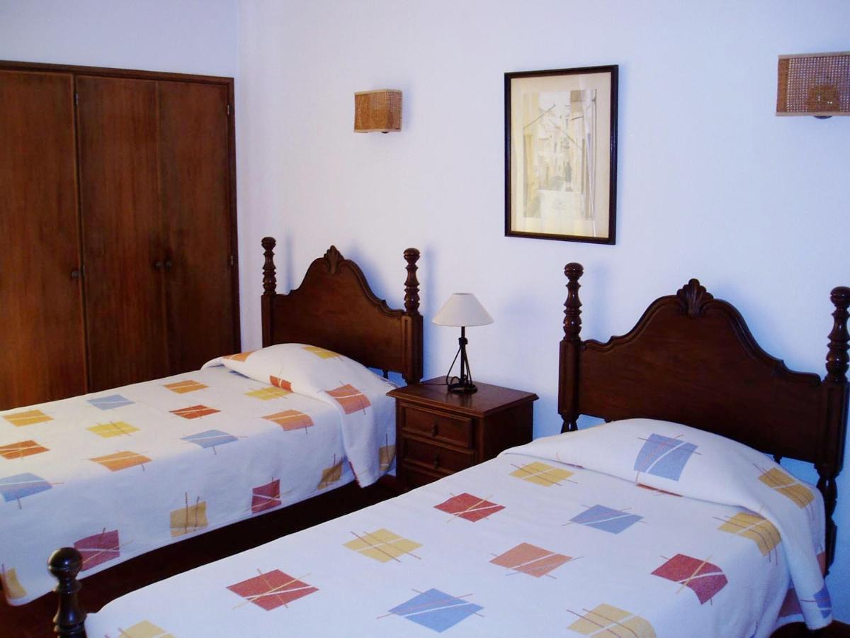 Apartamentos Salema Praia Club Buitenkant foto