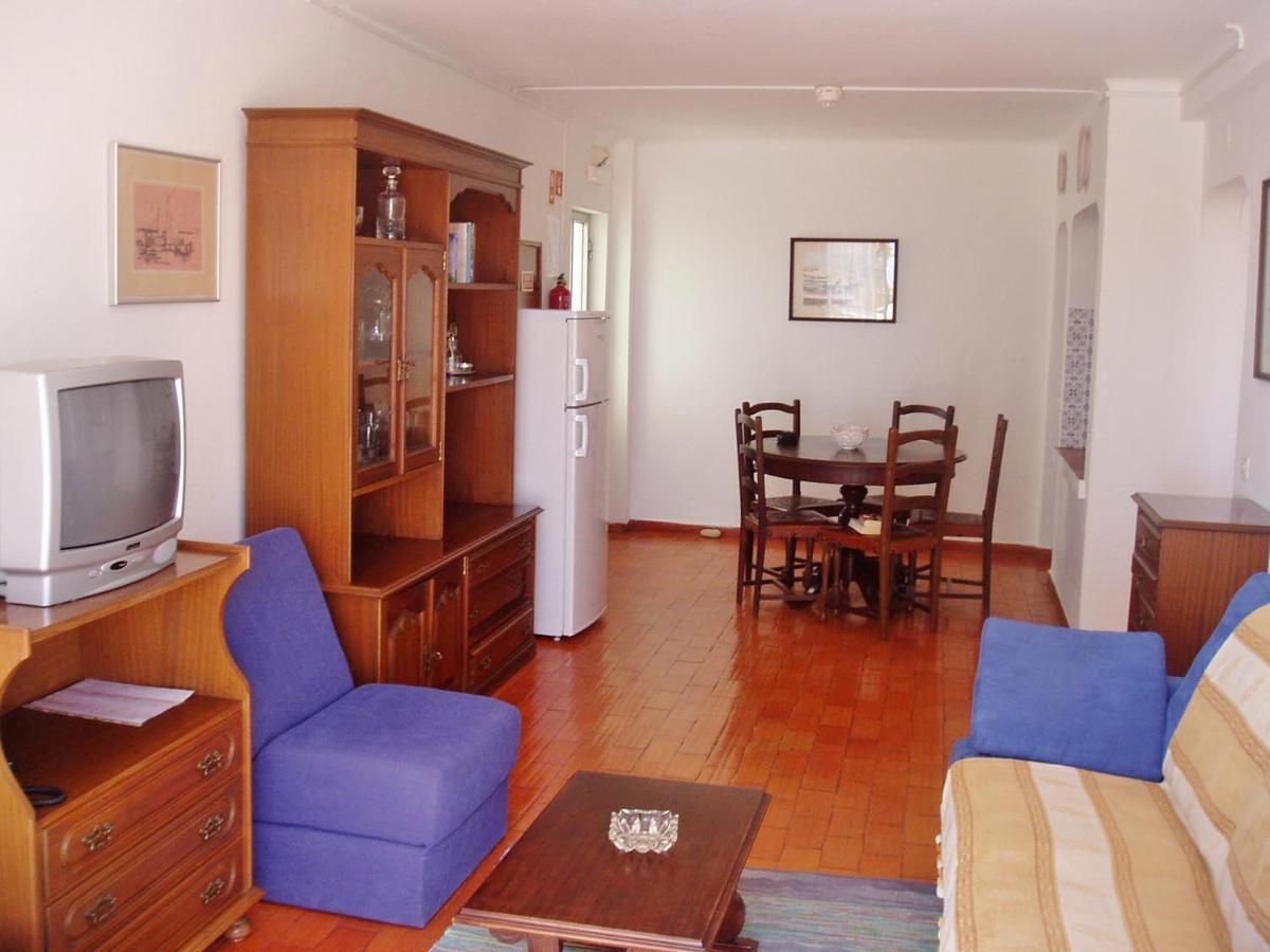 Apartamentos Salema Praia Club Buitenkant foto