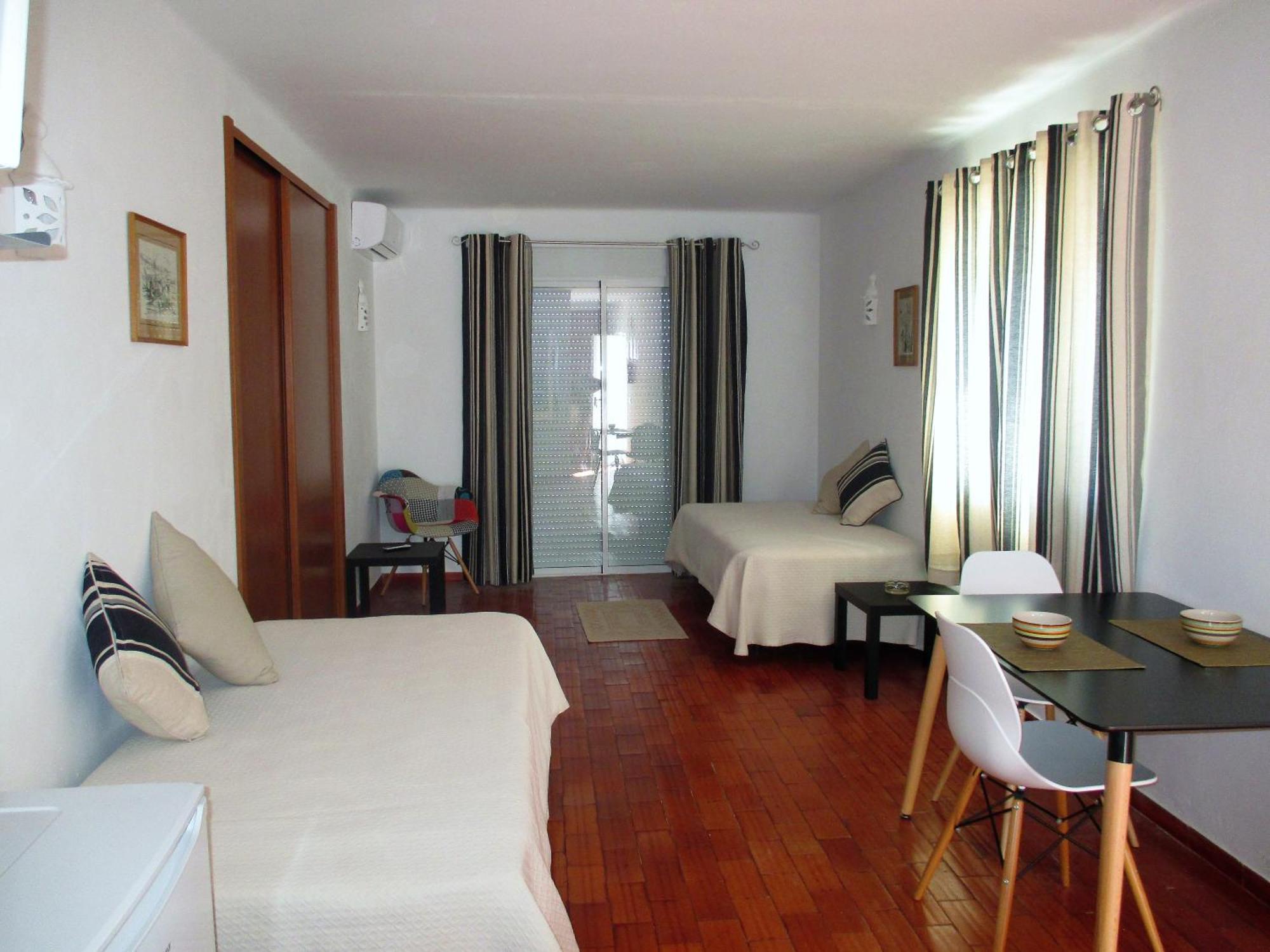 Apartamentos Salema Praia Club Buitenkant foto
