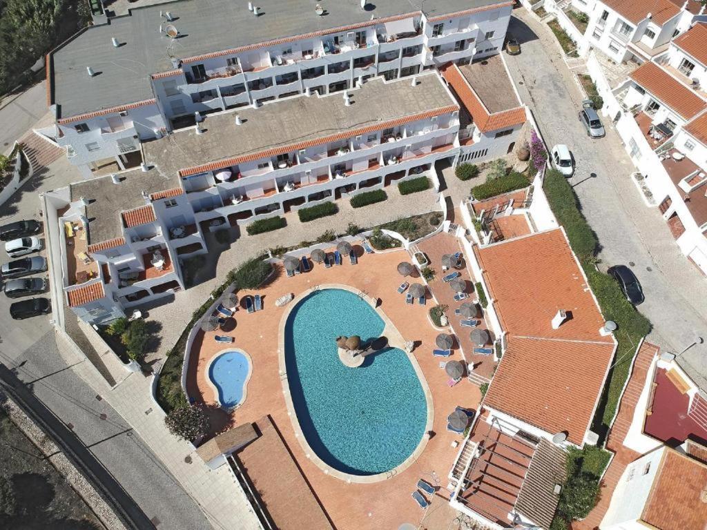 Apartamentos Salema Praia Club Buitenkant foto