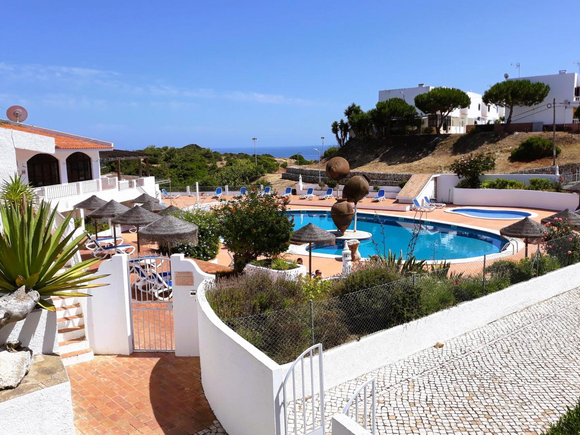 Apartamentos Salema Praia Club Buitenkant foto