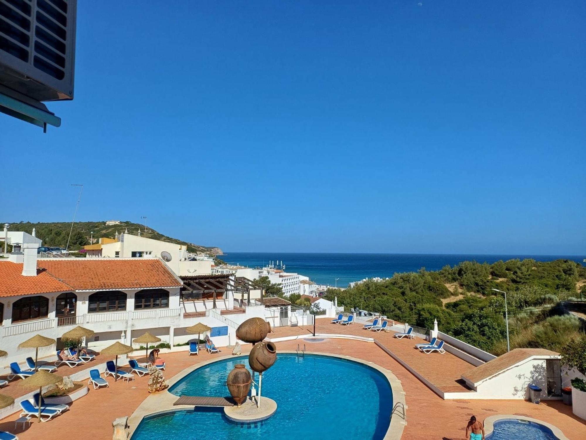 Apartamentos Salema Praia Club Buitenkant foto