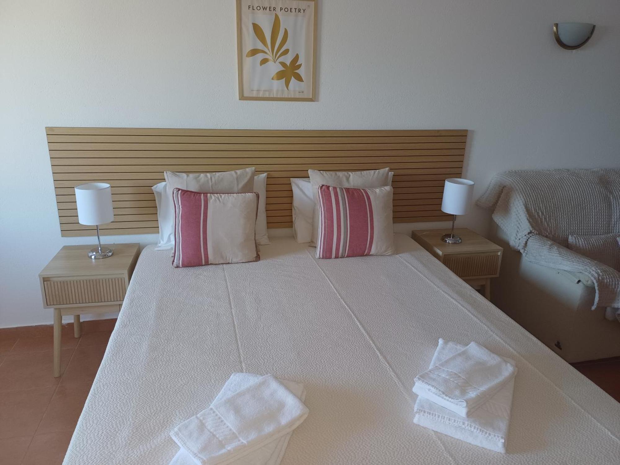 Apartamentos Salema Praia Club Buitenkant foto