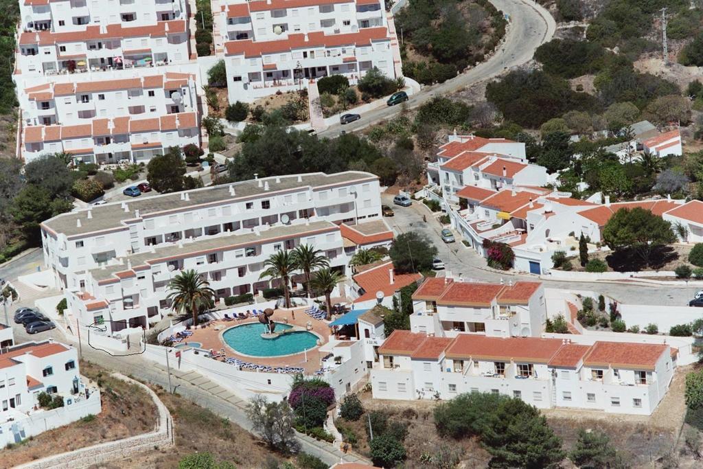 Apartamentos Salema Praia Club Buitenkant foto