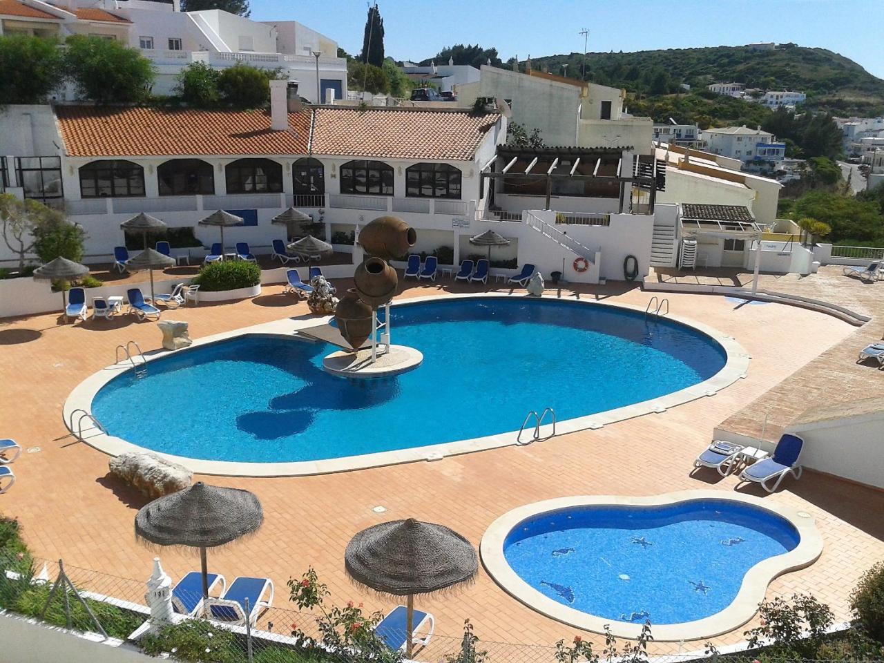 Apartamentos Salema Praia Club Buitenkant foto